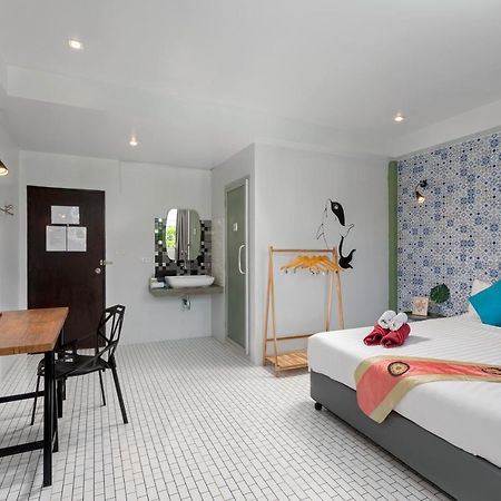 Hip Hostel - Sha Plus Patong Екстер'єр фото