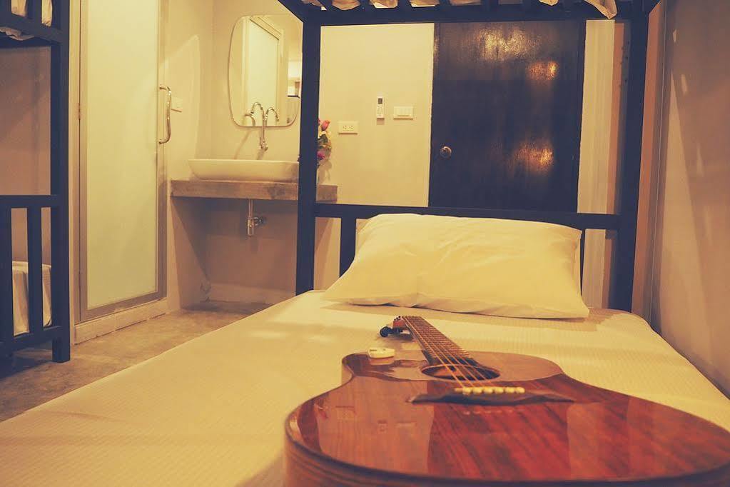 Hip Hostel - Sha Plus Patong Екстер'єр фото