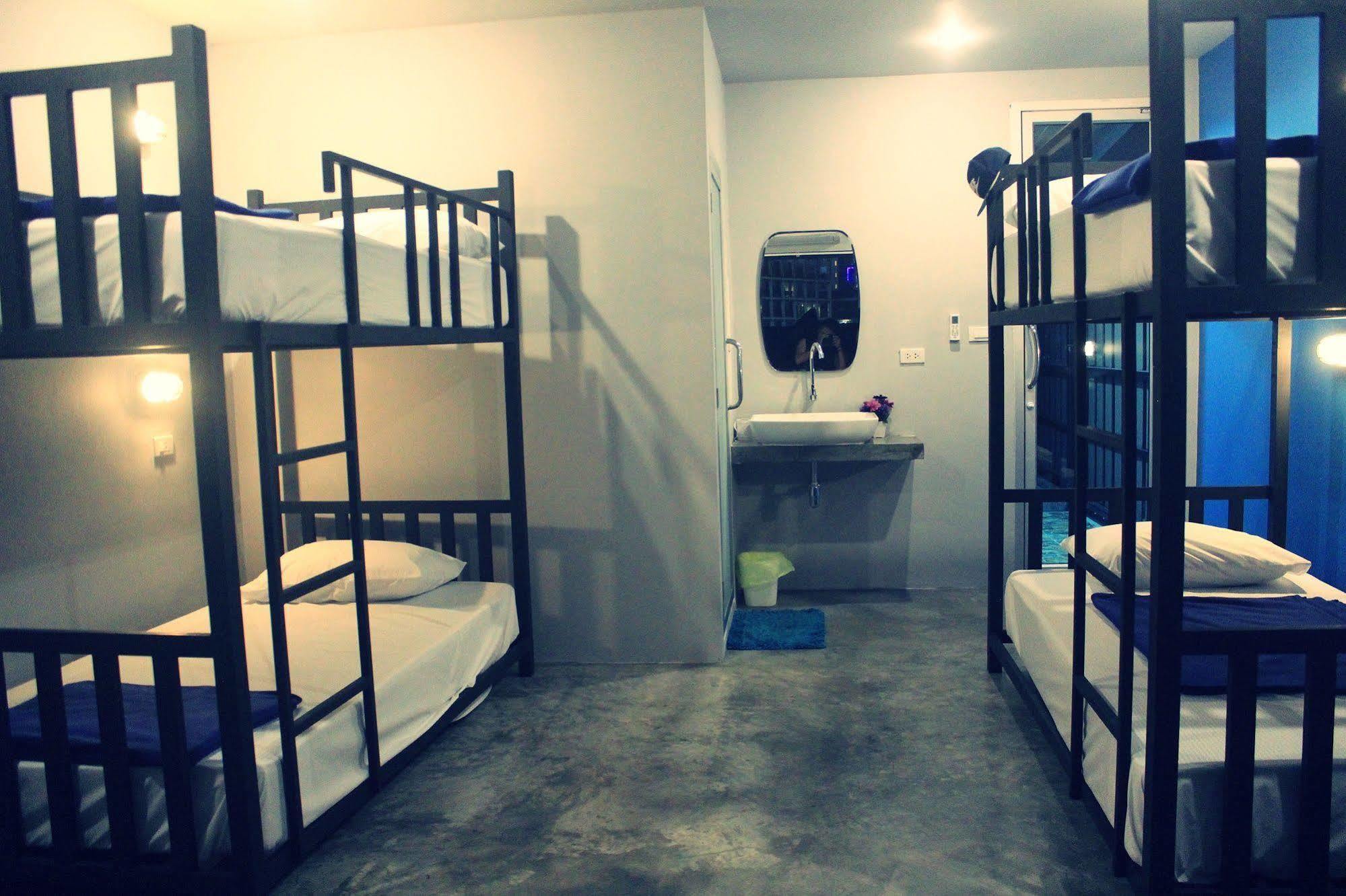 Hip Hostel - Sha Plus Patong Екстер'єр фото